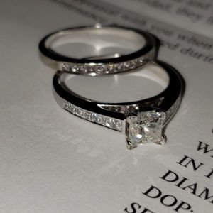 Female wedding band set